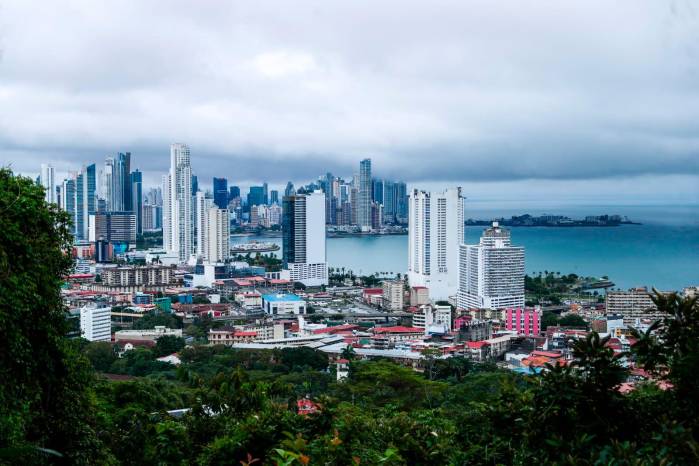 Panamá posee un ‘hub’ logístico, centro financiero, estabilidad económica, seguridad y regímenes especiales que favorecen a las empresas. Panamá posee un ‘hub’ logístico, centro financiero, estabilidad económica, seguridad y regímenes especiales que favorecen a las empresas.