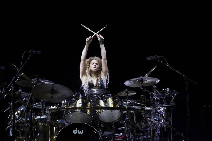 Fotografía sin fecha específica de toma, cedida por Live Nation donde aparece la cantante colombiana Shakira, quien anunció este martes las fechas del primer trecho de su gira, 'Las mujeres ya no lloran world tour', la cual empezará el próximo 2 de noviembre en Palm Desert, en California (EE.UU.). Fotografía sin fecha específica de toma, cedida por Live Nation donde aparece la cantante colombiana Shakira, quien anunció este martes las fechas del primer trecho de su gira, 'Las mujeres ya no lloran world tour', la cual empezará el próximo 2 de noviembre en Palm Desert, en California (EE.UU.).