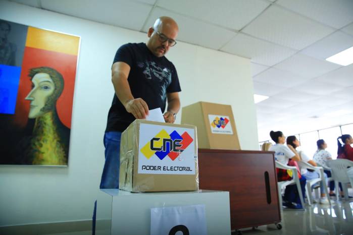 La votación en Panamá se extenderá hasta las 6:00 p.m. La votación en Panamá se extenderá hasta las 6:00 p.m.