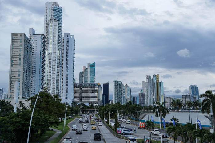 Con el Presupuesto General del Estado el Gobierno busca dinero para invertir en obras públicas. Con el Presupuesto General del Estado el Gobierno busca dinero para invertir en obras públicas.