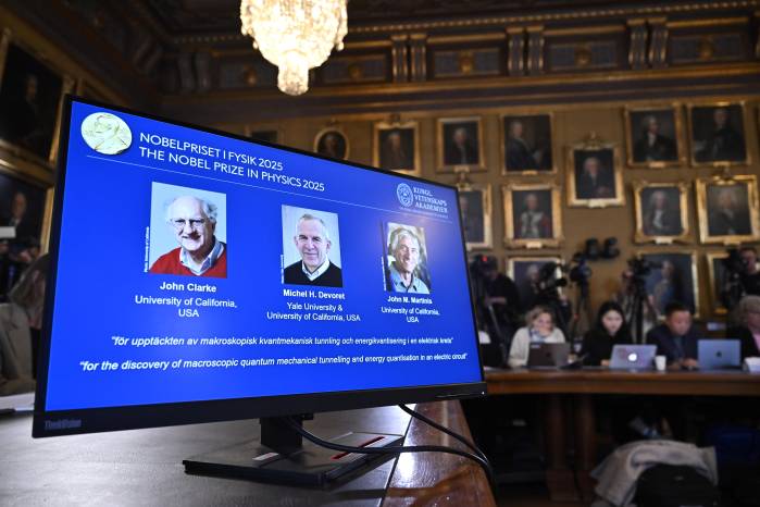 John Clarke, Michel H. Devoret and John M. Martinis son los ganadores del Premio Nobel de Física 2025. John Clarke, Michel H. Devoret and John M. Martinis son los ganadores del Premio Nobel de Física 2025.