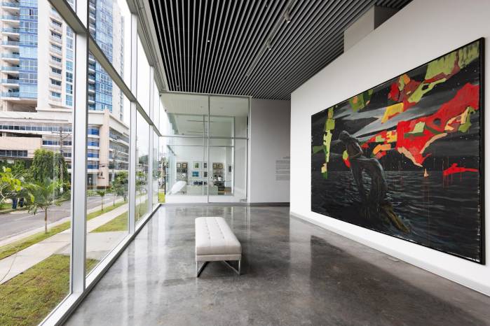 Las obras han sido meticulosamente seleccionadas en recorridos que los ayudarán en la compresión del arte de artistas panameños e internacionales. Las obras han sido meticulosamente seleccionadas en recorridos que los ayudarán en la compresión del arte de artistas panameños e internacionales.