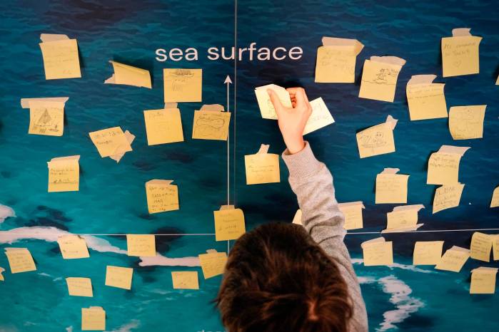Una exposición para escolares en el Port Olímpic, una de las actividades que con motivo de la Conferencia del Decenio del Océano de la Unesco tuvo lugar en Barcelona. Una exposición para escolares en el Port Olímpic, una de las actividades que con motivo de la Conferencia del Decenio del Océano de la Unesco tuvo lugar en Barcelona.