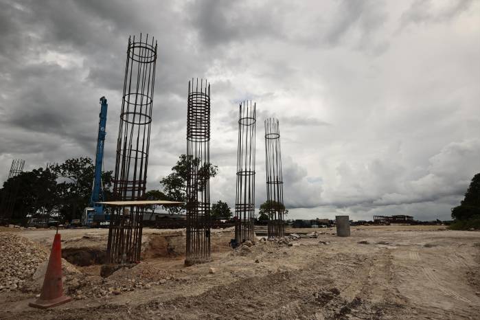 Fotografía de las obras del Tren Maya en los Tramos 5, 6 y 7, que comprenden las ciudades de Cancún, Playa del Carmen, Tulum y Chetumal, en Bacalar, estado de Quintana Roo (México). Fotografía de las obras del Tren Maya en los Tramos 5, 6 y 7, que comprenden las ciudades de Cancún, Playa del Carmen, Tulum y Chetumal, en Bacalar, estado de Quintana Roo (México).