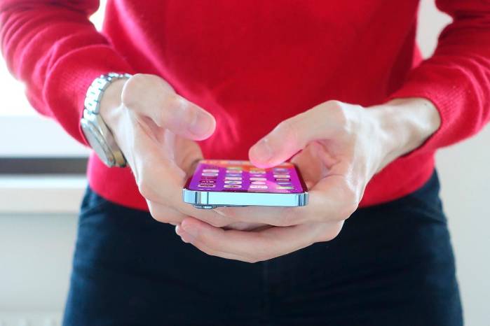 Parte del sistema operativo de Apple sufrirá cambios debido a la implementación de la inteligencia artificial. Parte del sistema operativo de Apple sufrirá cambios debido a la implementación de la inteligencia artificial.