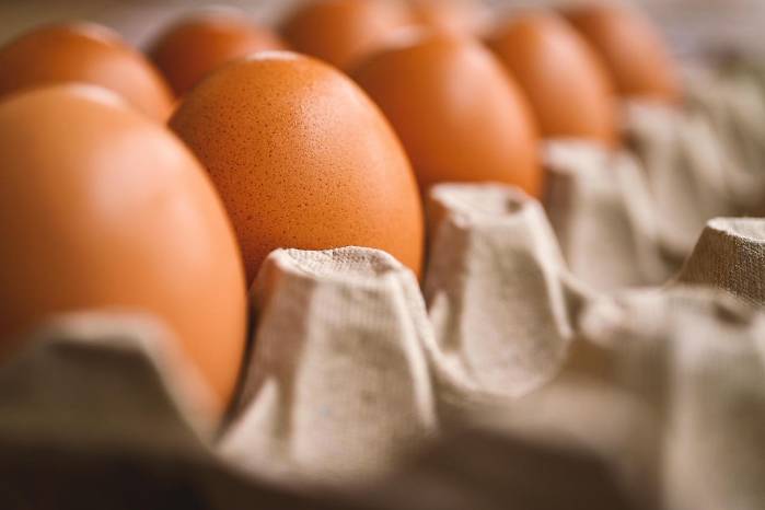El huevo es un alimento completo y accesible que aporta proteínas, vitaminas y minerales. El huevo es un alimento completo y accesible que aporta proteínas, vitaminas y minerales.