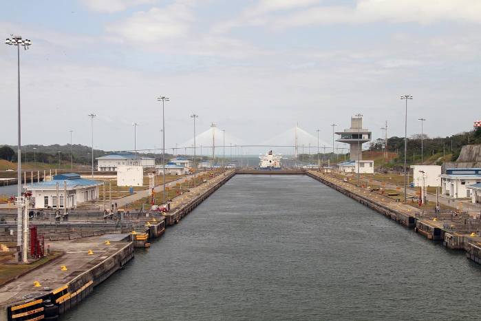 Vista al Canal de Panamá. Vista al Canal de Panamá.