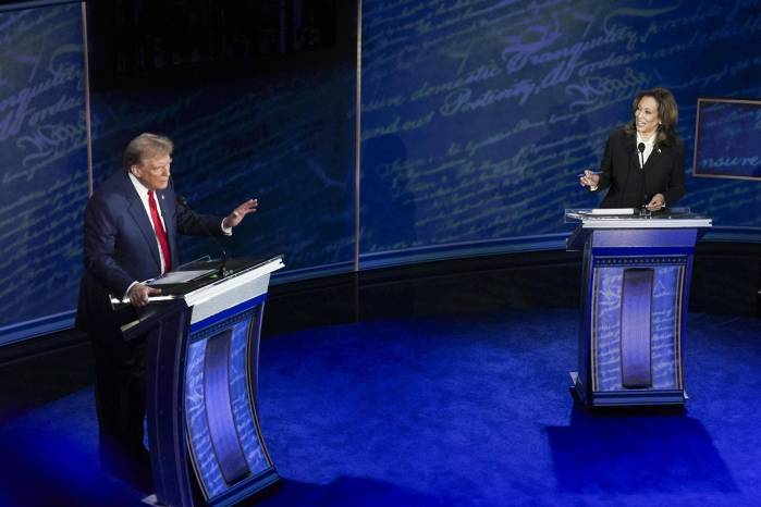 La vicepresidenta y candidata demócrata a la Casa Blanca, Kamala Harris, y el expresidente y candidato republicano Donald Trump, durante el debate. La vicepresidenta y candidata demócrata a la Casa Blanca, Kamala Harris, y el expresidente y candidato republicano Donald Trump, durante el debate.