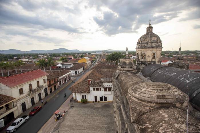 Granada es una de las atracciones turísticas más conocidas de Nicaragua. Granada es una de las atracciones turísticas más conocidas de Nicaragua.