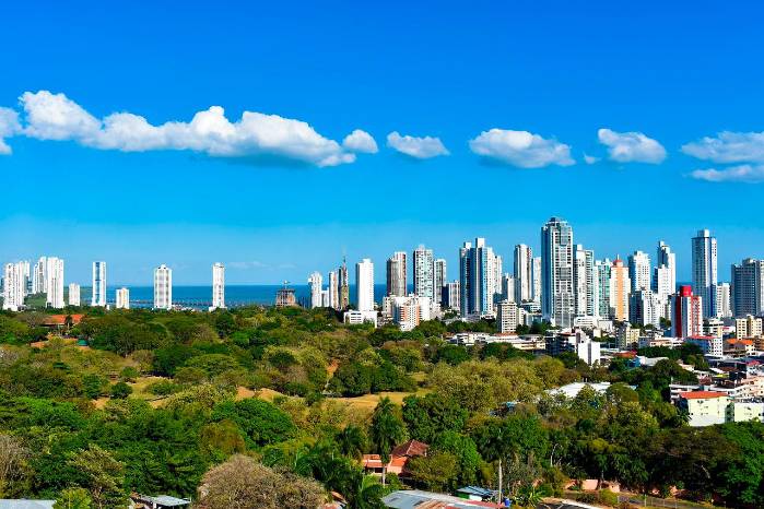 El istmo panameño está entre los países con mayor riqueza de América Latina, el Caribe y el mundo. El istmo panameño está entre los países con mayor riqueza de América Latina, el Caribe y el mundo.