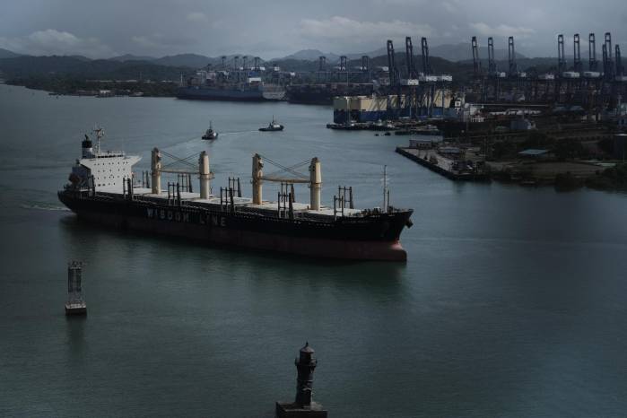 El Canal de Panamá, una de las vías marítimas más importantes del mundo enfrenta retos como lo escasez de agua para seguir operando. El Canal de Panamá, una de las vías marítimas más importantes del mundo enfrenta retos como lo escasez de agua para seguir operando.