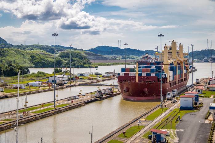 La junta directiva del Canal de Panamá está integrada por 11 miembros. La junta directiva del Canal de Panamá está integrada por 11 miembros.