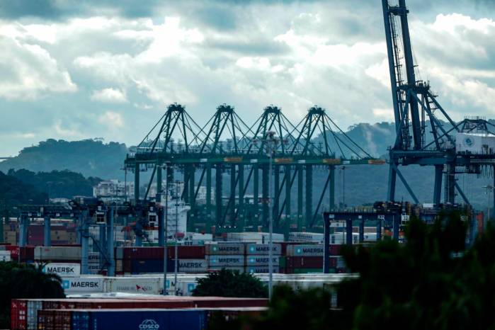 El puerto de Balboa, ubicado en la ciudad de Panamá, es uno de los dos puertos que se encuentran en medio de las ventas entre ambas empresas. El puerto de Balboa, ubicado en la ciudad de Panamá, es uno de los dos puertos que se encuentran en medio de las ventas entre ambas empresas.