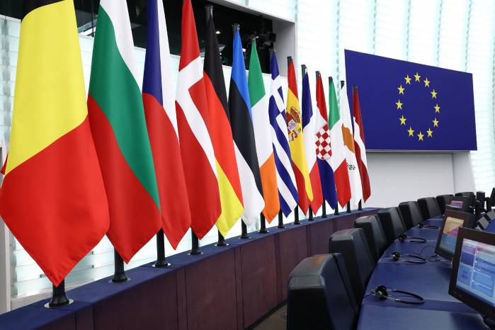 El embajador de la UE debe explicarle a la ministra de Relaciones Exteriores, Janaina Tewaney, qué países votaron en contra de Panamá. El embajador de la UE debe explicarle a la ministra de Relaciones Exteriores, Janaina Tewaney, qué países votaron en contra de Panamá.