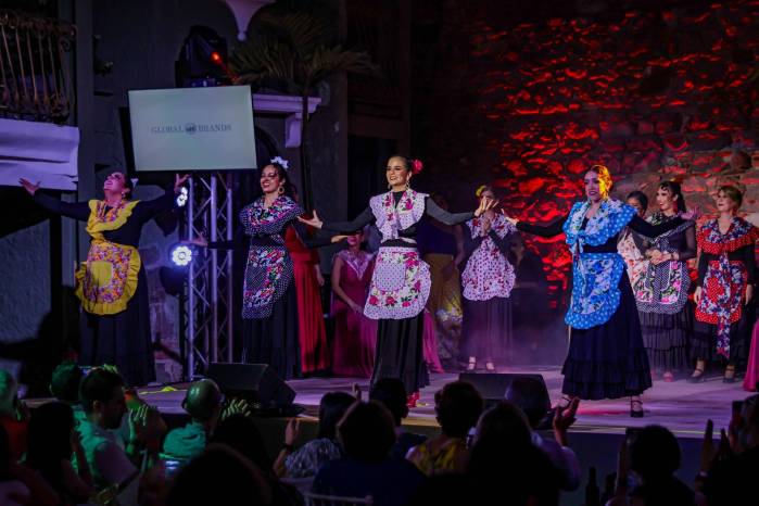 Sacromonte es un espacio de aprendizaje del baile flamenco. Sacromonte es un espacio de aprendizaje del baile flamenco.