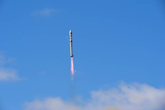 Un cohete portador Gran Marcha-2D llevando a bordo el satélite Gaojing-3 02 despega desde el Centro de Lanzamiento de Satélites de Jiuquan, en el noroeste de China, el 15 de marzo de 2025. Un cohete portador Gran Marcha-2D llevando a bordo el satélite Gaojing-3 02 despega desde el Centro de Lanzamiento de Satélites de Jiuquan, en el noroeste de China, el 15 de marzo de 2025.