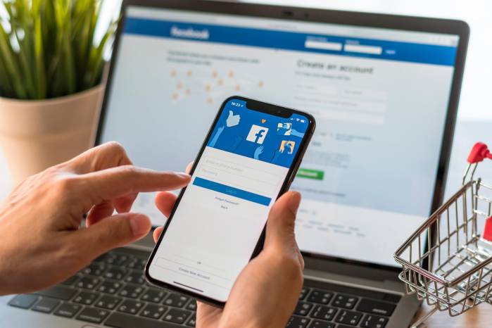 Facebook marcó el antes y el después en la historia de las redes sociales. Impulsó la creación de medios de comunicación puramente digitales. Facebook marcó el antes y el después en la historia de las redes sociales. Impulsó la creación de medios de comunicación puramente digitales.