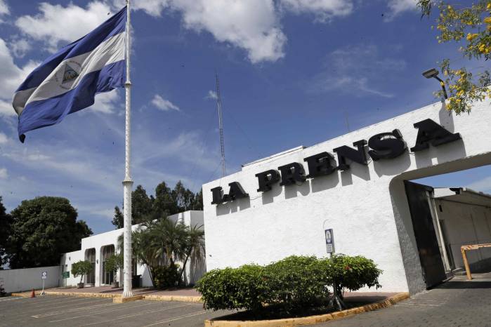 Fotografía de archivo que muestra la fachada del diario La Prensa, en Managua, Nicaragua. Fotografía de archivo que muestra la fachada del diario La Prensa, en Managua, Nicaragua.