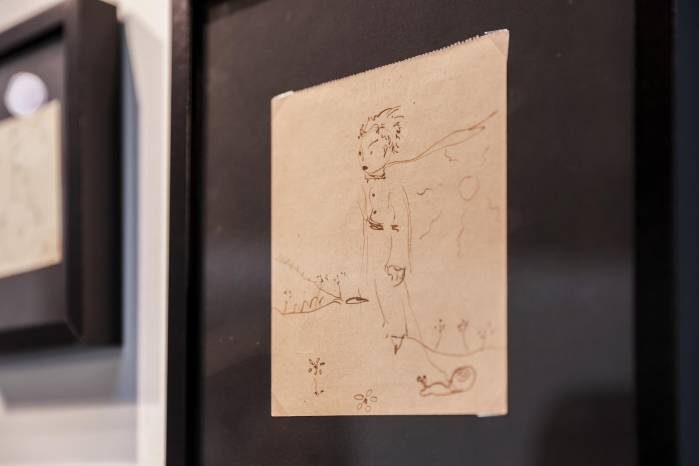 Parte de la colección de 16 ilustraciones originales de 1943 de El Principito de Antoine de Saint-Exupéry, exhibidas al público en Sotheby’s en París, Francia. Parte de la colección de 16 ilustraciones originales de 1943 de El Principito de Antoine de Saint-Exupéry, exhibidas al público en Sotheby’s en París, Francia.