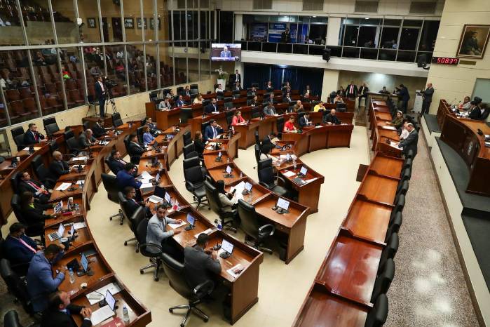 Corresponde al Órgano Legislativo el nombramiento del contralor y subcontralor general de la República, de conformidad con lo que establece el numeral 5 del artículo 161 de la Constitución Política de Panamá. Corresponde al Órgano Legislativo el nombramiento del contralor y subcontralor general de la República, de conformidad con lo que establece el numeral 5 del artículo 161 de la Constitución Política de Panamá.