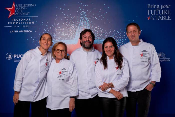 El jurado calificador contó con reconocidos chefs de la región. El jurado calificador contó con reconocidos chefs de la región.