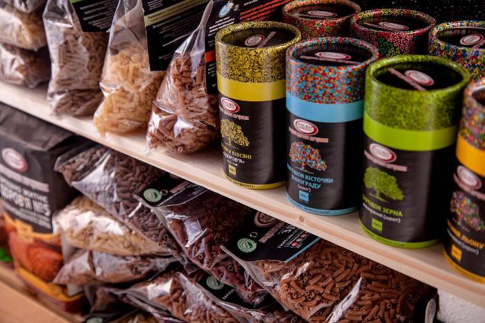 Esta iniciativa empodera al consumidor brindándole información sobre el tipo de producto que está consumiendo. Esta iniciativa empodera al consumidor brindándole información sobre el tipo de producto que está consumiendo.