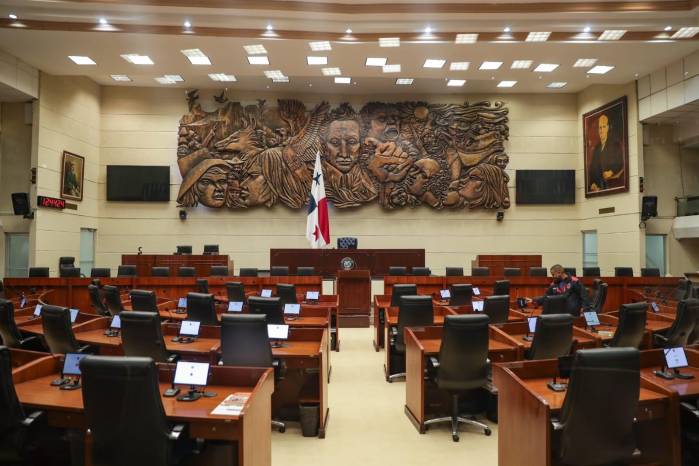 Finalmente y después de un largo proceso electoral, desde hoy ocuparán sus curules 70 diputados de la Asamblea Nacional que además, elegirán a la junta directiva de este primer órgano del Estado. Finalmente y después de un largo proceso electoral, desde hoy ocuparán sus curules 70 diputados de la Asamblea Nacional que además, elegirán a la junta directiva de este primer órgano del Estado.