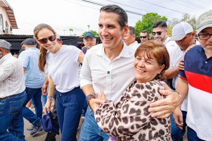 Rómulo Roux estuvo en Atalaya. Rómulo Roux estuvo en Atalaya.