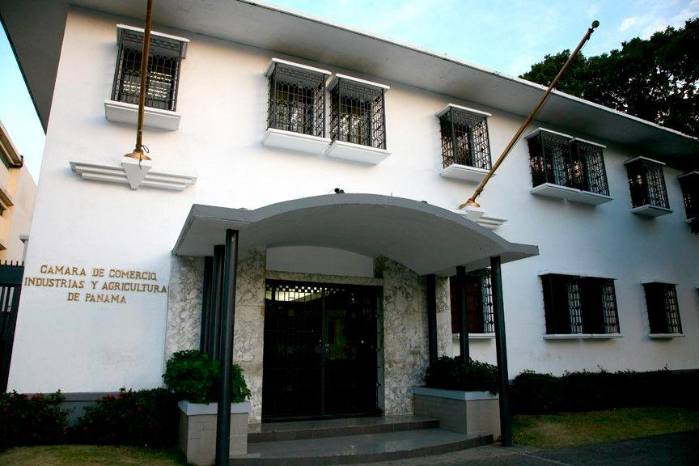 Fachada de la Cámara de Comercio e Industrias de Panamá. Fachada de la Cámara de Comercio e Industrias de Panamá.