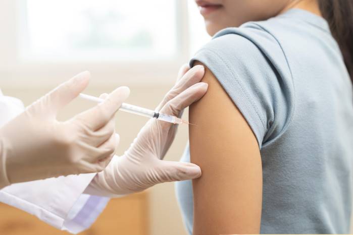 De momento se han colocado 110.600 vacunas en todo el país, de las cuales 73.000 pertenecen a la influenza. De momento se han colocado 110.600 vacunas en todo el país, de las cuales 73.000 pertenecen a la influenza.