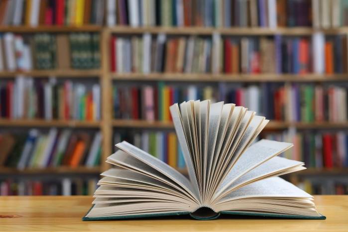Desde La Biblia hasta “Cien años de soledad” hay libros que trascendieron los tiempos y que, hasta ahora, años o incluso siglos después de haberse escrito, siguen entre los favoritos del mundo . Desde La Biblia hasta “Cien años de soledad” hay libros que trascendieron los tiempos y que, hasta ahora, años o incluso siglos después de haberse escrito, siguen entre los favoritos del mundo .