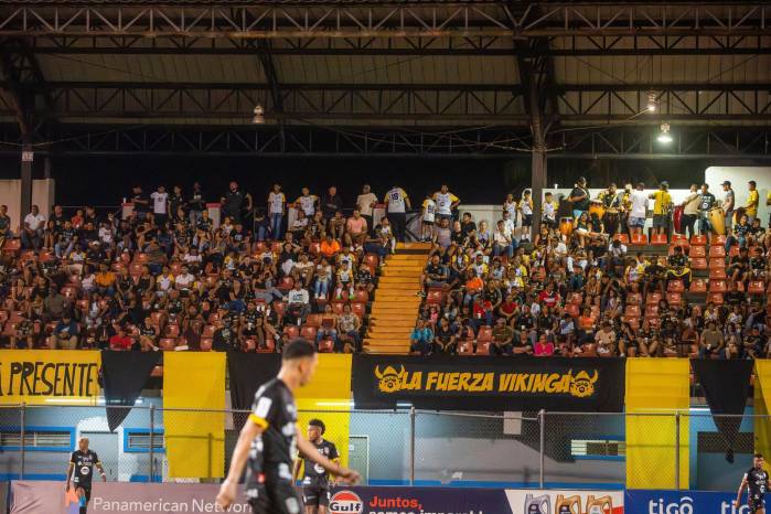 227 de los jugadores inscritos son panameños, mientras que 30 son jugadores extranjeros. 227 de los jugadores inscritos son panameños, mientras que 30 son jugadores extranjeros.