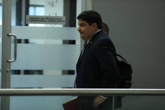 Francisco Brea del Panameñismo llegando a la reunión. Francisco Brea del Panameñismo llegando a la reunión.