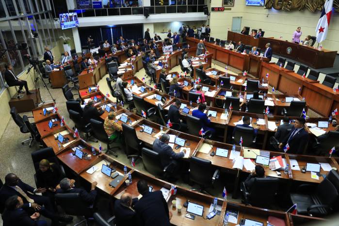 Pleno reanuda segundo debate de las reformas a la CSS Pleno reanuda segundo debate de las reformas a la CSS