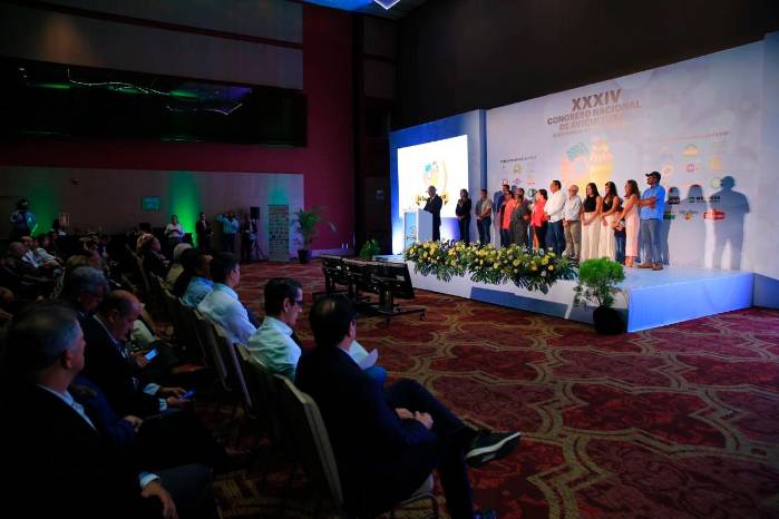 El XXXIC Congreso Nacional de Avicultura reúne a empresas del sector, líderes locales y participantes de la región. El XXXIC Congreso Nacional de Avicultura reúne a empresas del sector, líderes locales y participantes de la región.
