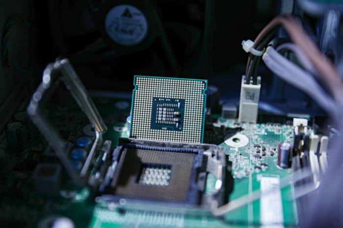 Panamá forma parte de los siete países que ha seleccionado Estados Unidoso para impulsar la industria de semiconductores en el continente Americano. Panamá forma parte de los siete países que ha seleccionado Estados Unidoso para impulsar la industria de semiconductores en el continente Americano.