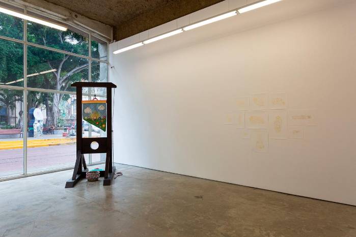 La muestra también toma inspiración de otras exposiciones en instituciones artísticas como el New Museum de Nueva York. La muestra también toma inspiración de otras exposiciones en instituciones artísticas como el New Museum de Nueva York.