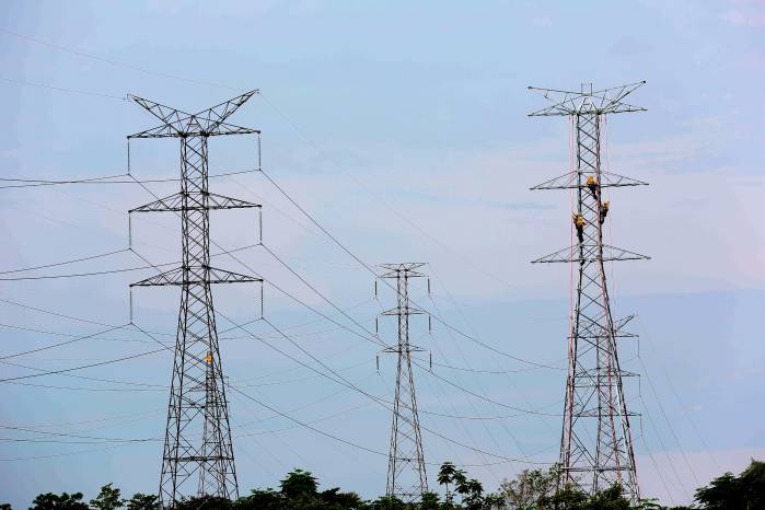 En su diseño inicial, la línea sería construida con una capacidad de operación de 500 kilovoltios. En su diseño inicial, la línea sería construida con una capacidad de operación de 500 kilovoltios.