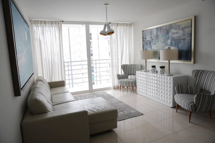 Son apartamentos espacios y llenos de luz natural. Son apartamentos espacios y llenos de luz natural.