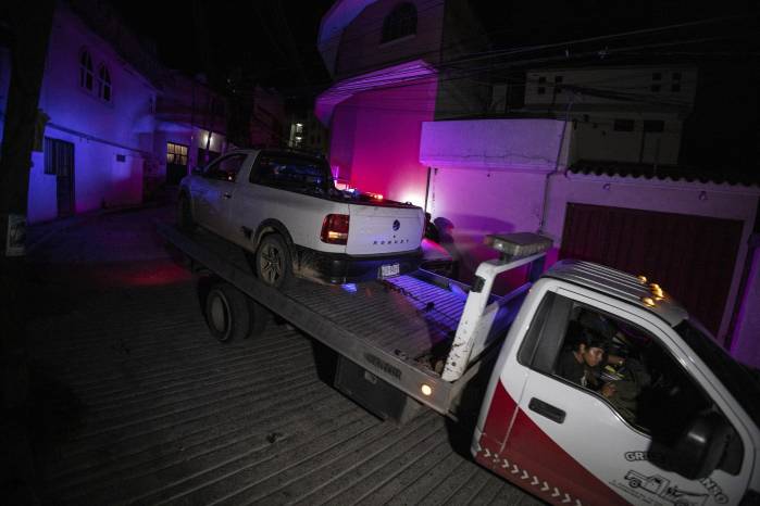 Horas antes de su muerte, Arcos publicó fotos en sus redes sociales de una visita a comunidades afectadas por el reciente paso de un huracán. Horas antes de su muerte, Arcos publicó fotos en sus redes sociales de una visita a comunidades afectadas por el reciente paso de un huracán.