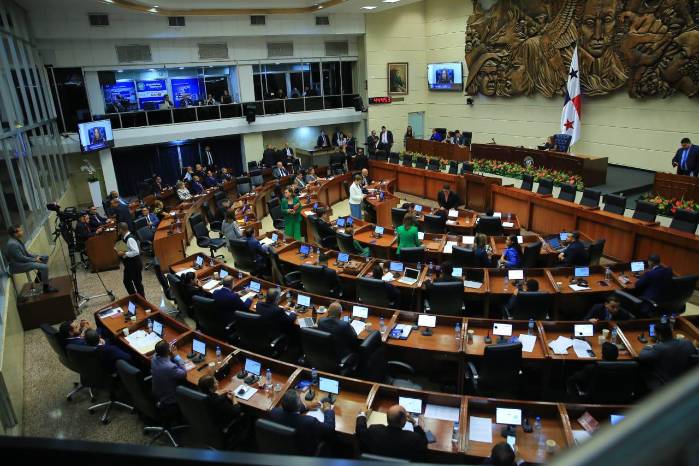 En la votación dentro del pleno legislativo, la resolución fue rechazada con 51 votos en contra, obtuvo 14 a favor y 0 abstenciones. En la votación dentro del pleno legislativo, la resolución fue rechazada con 51 votos en contra, obtuvo 14 a favor y 0 abstenciones.