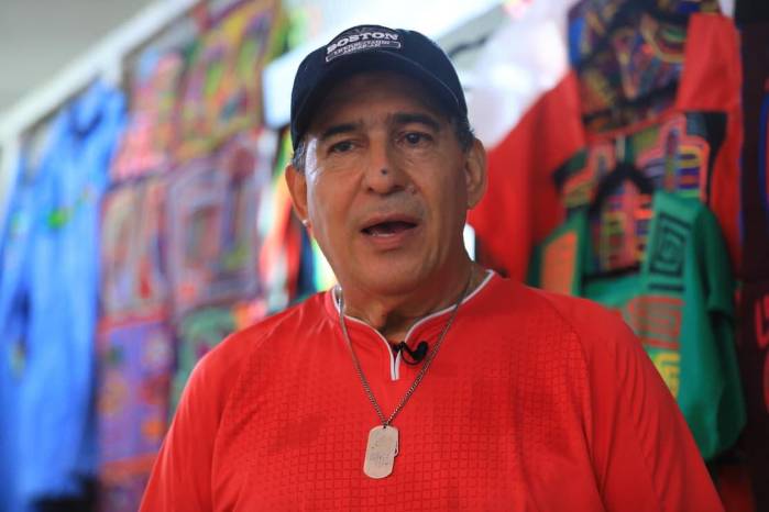 El artesano Omar Cruz. El artesano Omar Cruz.