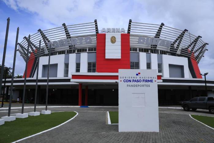 Fachada de la Arena Roberto Durán. Fachada de la Arena Roberto Durán.