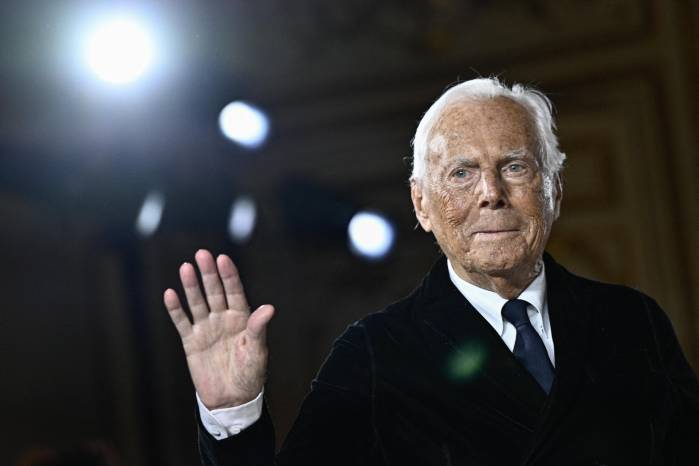 ‘Con infinito pesar, el grupo Armani anuncia el fallecimiento de su creador, fundador e incansable motor: Giorgio Armani’, dijo el comunicado. ‘Con infinito pesar, el grupo Armani anuncia el fallecimiento de su creador, fundador e incansable motor: Giorgio Armani’, dijo el comunicado.