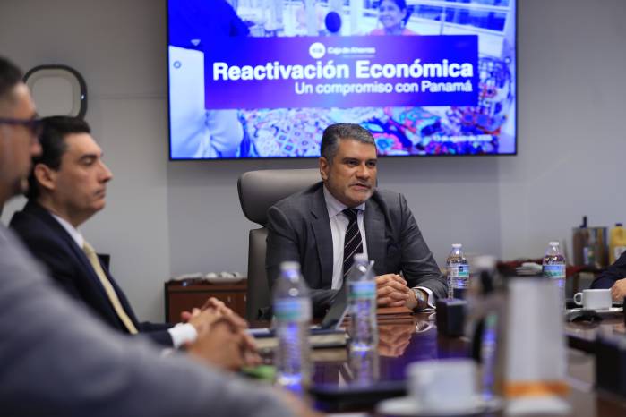 Encuentro de medios con el gerente general de la Caja de Ahorros, Andrés Farrugia, este miércoles 13 de agosto. Encuentro de medios con el gerente general de la Caja de Ahorros, Andrés Farrugia, este miércoles 13 de agosto.