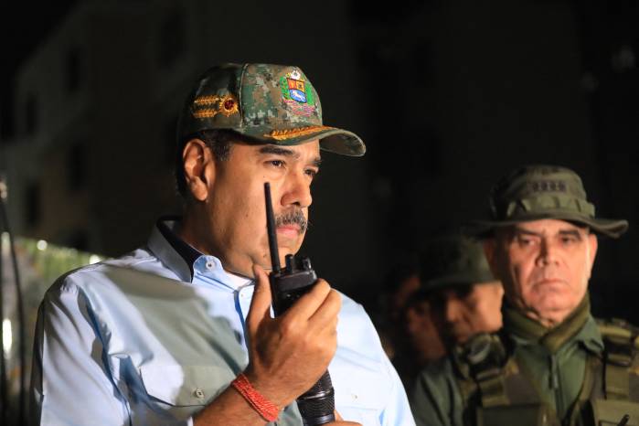 La medida, según Maduro, busca proteger a los ciudadanos del espionaje y la manipulación. La medida, según Maduro, busca proteger a los ciudadanos del espionaje y la manipulación.