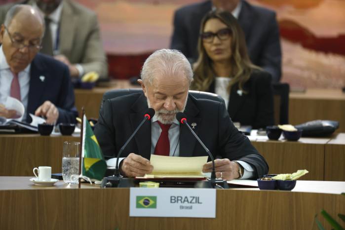 El presidente de Brasil, Luiz Inácio Lula da Silva, participa durante la apertura de la cumbre de los BRICS. El presidente de Brasil, Luiz Inácio Lula da Silva, participa durante la apertura de la cumbre de los BRICS.