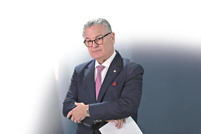 El contralor de la República, Anel Flores. El contralor de la República, Anel Flores.