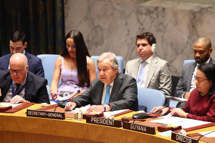 A sus 80 años, la ONU enfrenta una crisis de credibilidad, con dudas sobre su futuro en un mundo lleno de conflictos. A sus 80 años, la ONU enfrenta una crisis de credibilidad, con dudas sobre su futuro en un mundo lleno de conflictos.