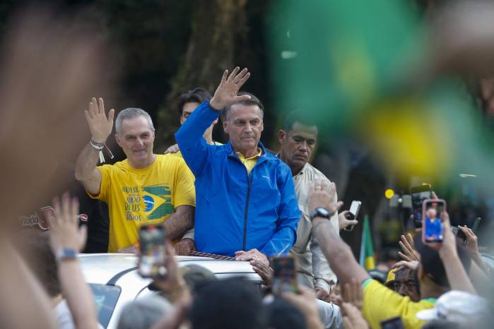 La acusación a Bolsonaro detalla cinco delitos de los cuales podrían ocasionarle una condena de 43 años de prisión. La acusación a Bolsonaro detalla cinco delitos de los cuales podrían ocasionarle una condena de 43 años de prisión.